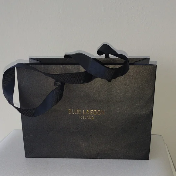 Blue Lagoon Iceland Black Gift Bag - Picture 9 of 9